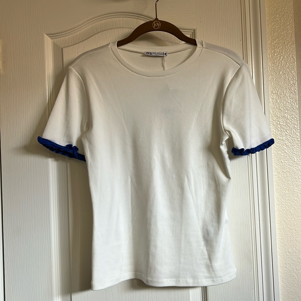 NWT-Zara Top w/crochet trim